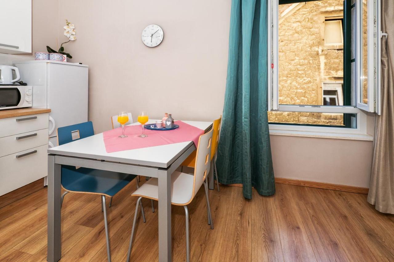 Apartment Queen Teuta In The Heart Of Split Historical Heritage Exterior photo