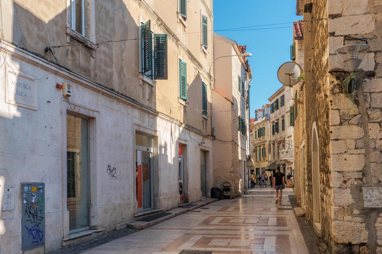 Apartment Queen Teuta In The Heart Of Split Historical Heritage Exterior photo